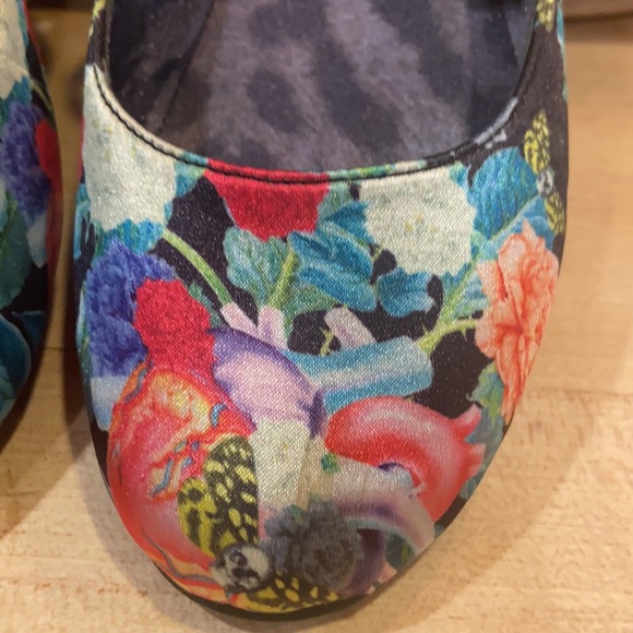 Iron Fist Flats with Gold Buckle and Skull Charm - Picture 4 of 15